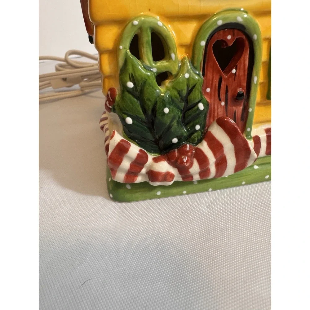 Vintage Ceramic Wax Warmer Christmas House Holiday Home Decor Plugs In Lights Up